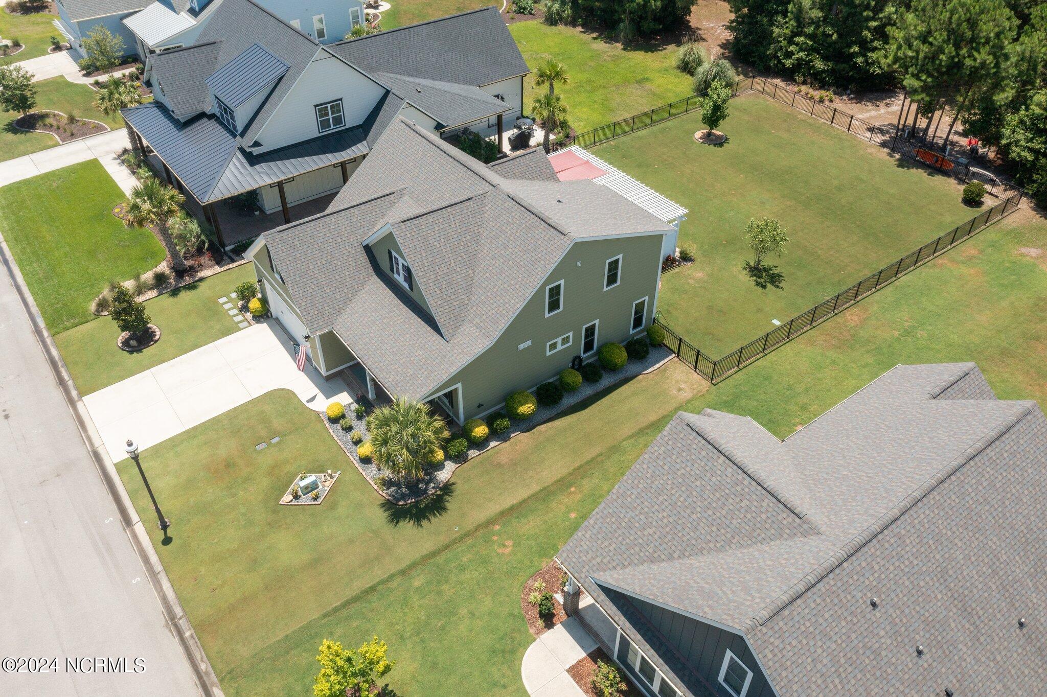 322 Lake Firefly Loop