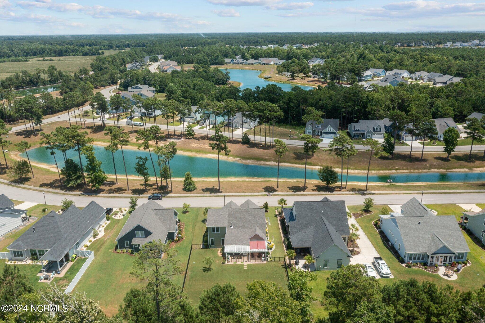 322 Lake Firefly Loop