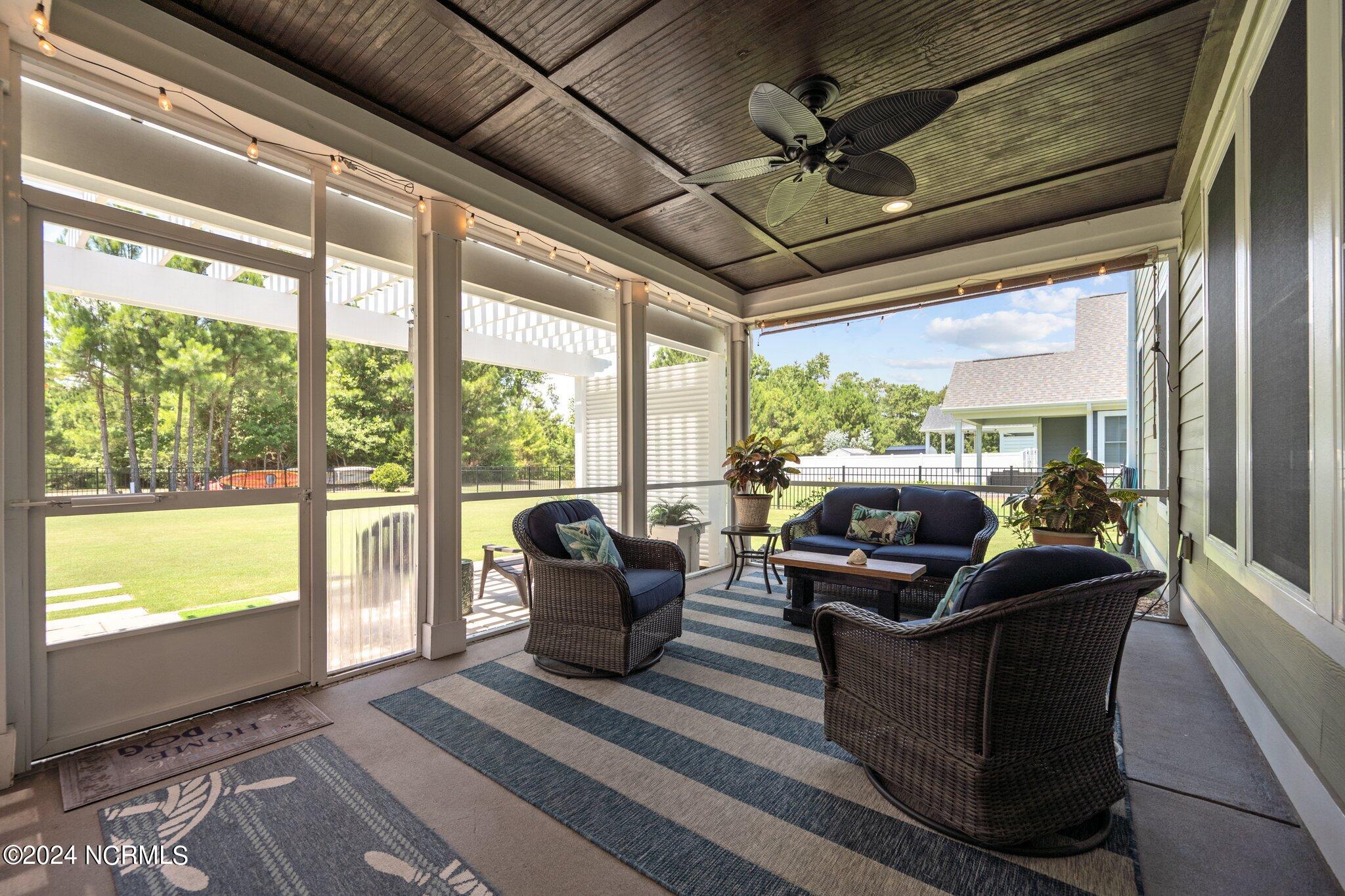 322 Lake Firefly Loop