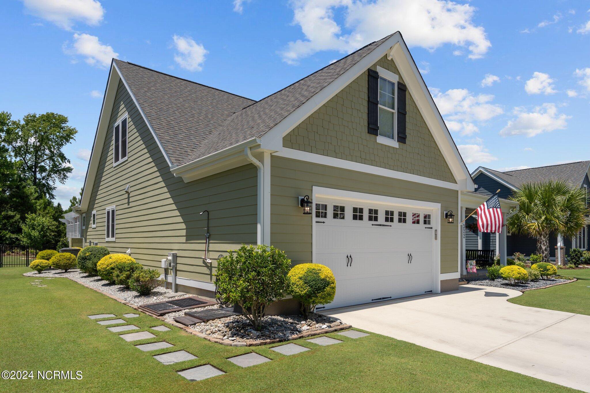 322 Lake Firefly Loop