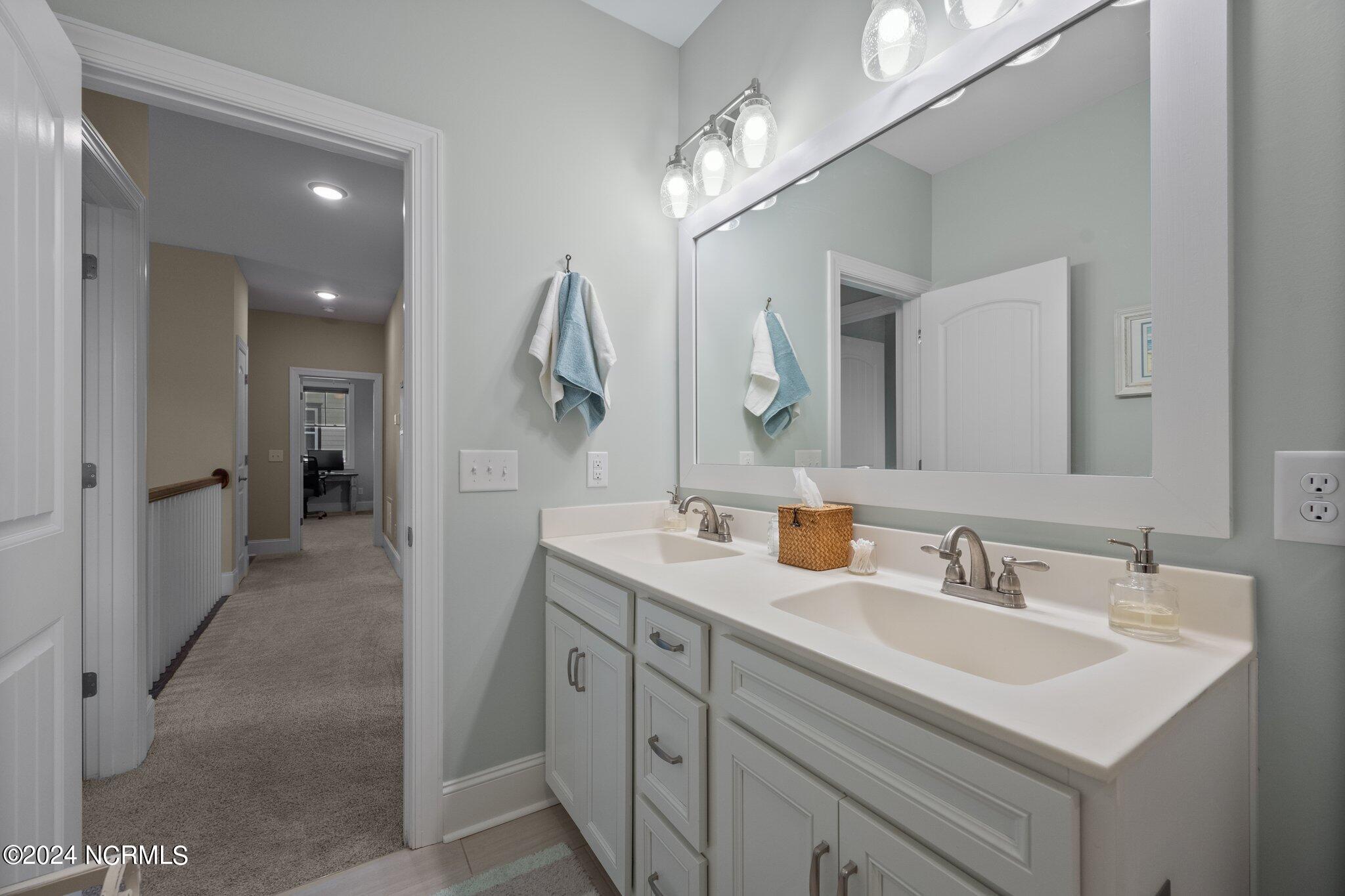 322 Lake Firefly Loop