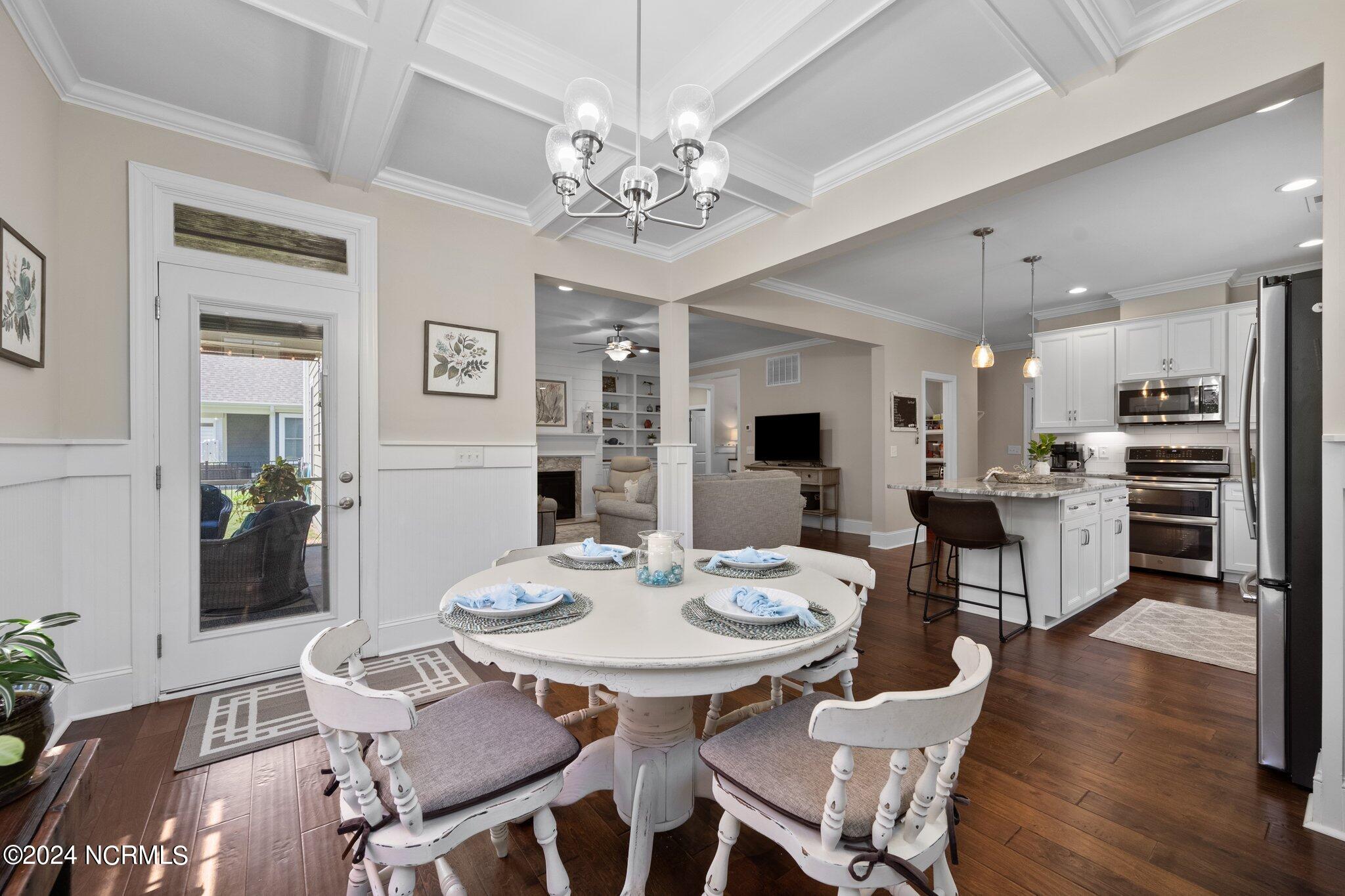 322 Lake Firefly Loop