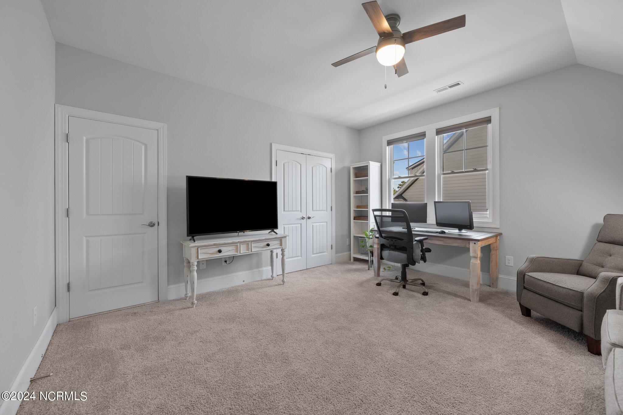 322 Lake Firefly Loop