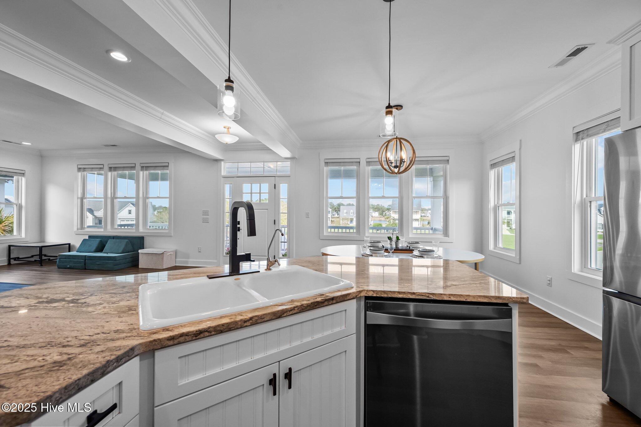 372 Summerhouse Drive