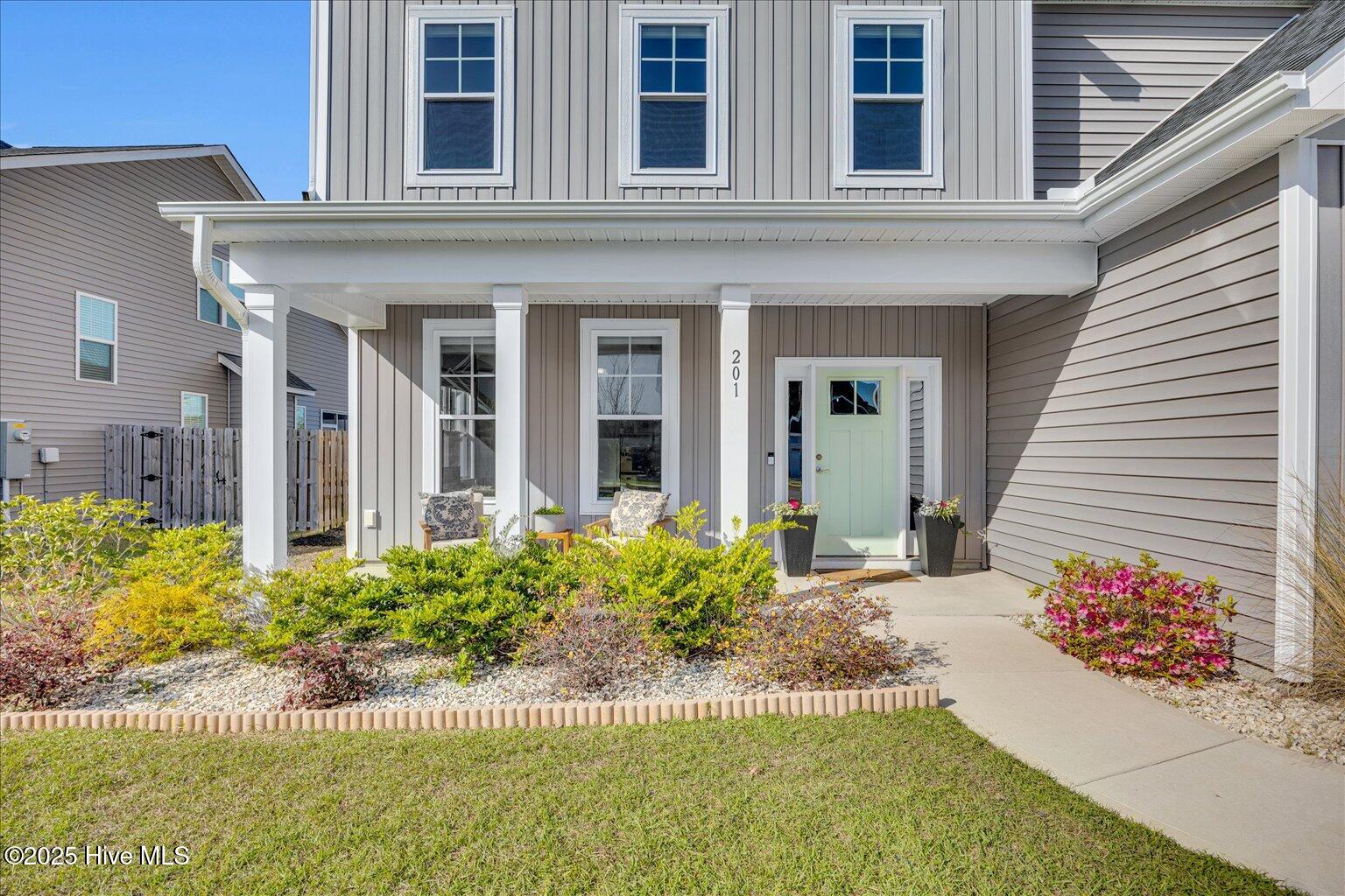 201 E Barred Owl Drive