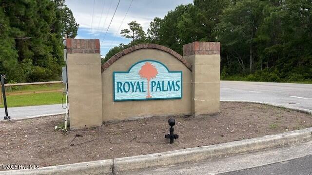 157 33 Royal Palms Way