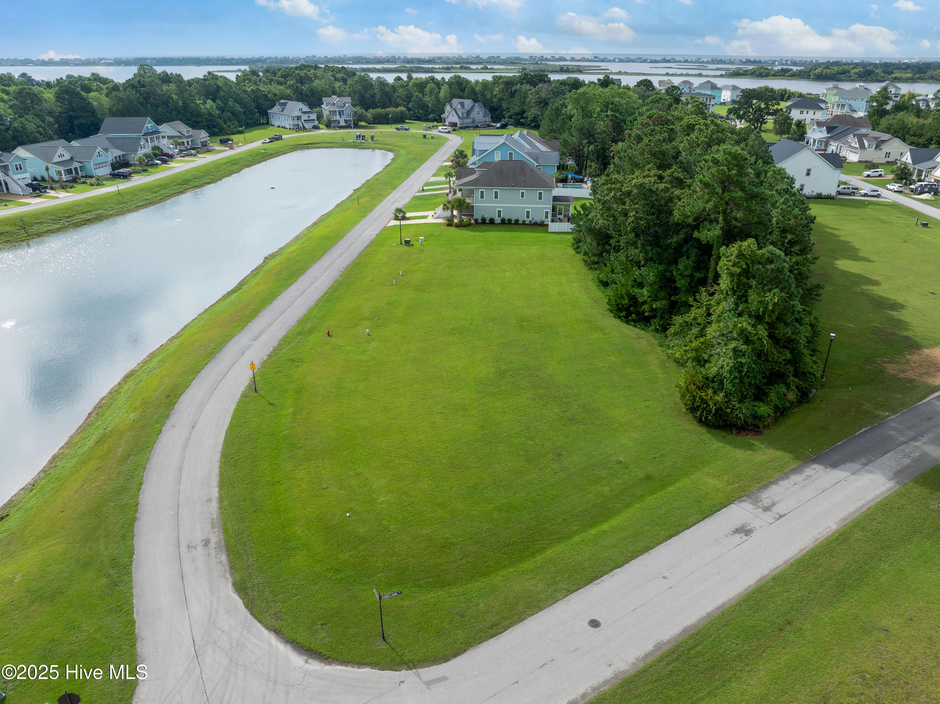 800 144 Lake Willow Way