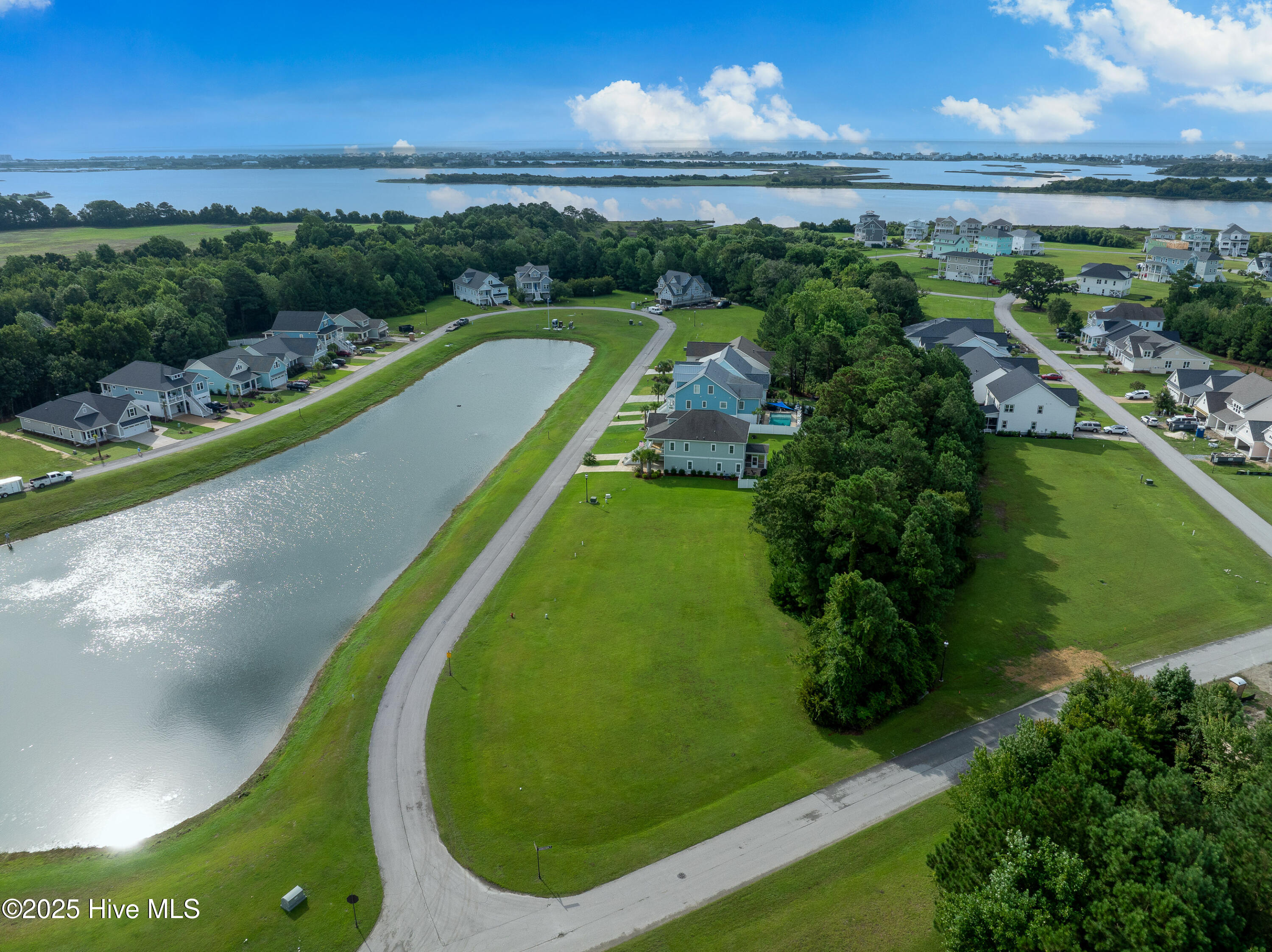 800 144 Lake Willow Way