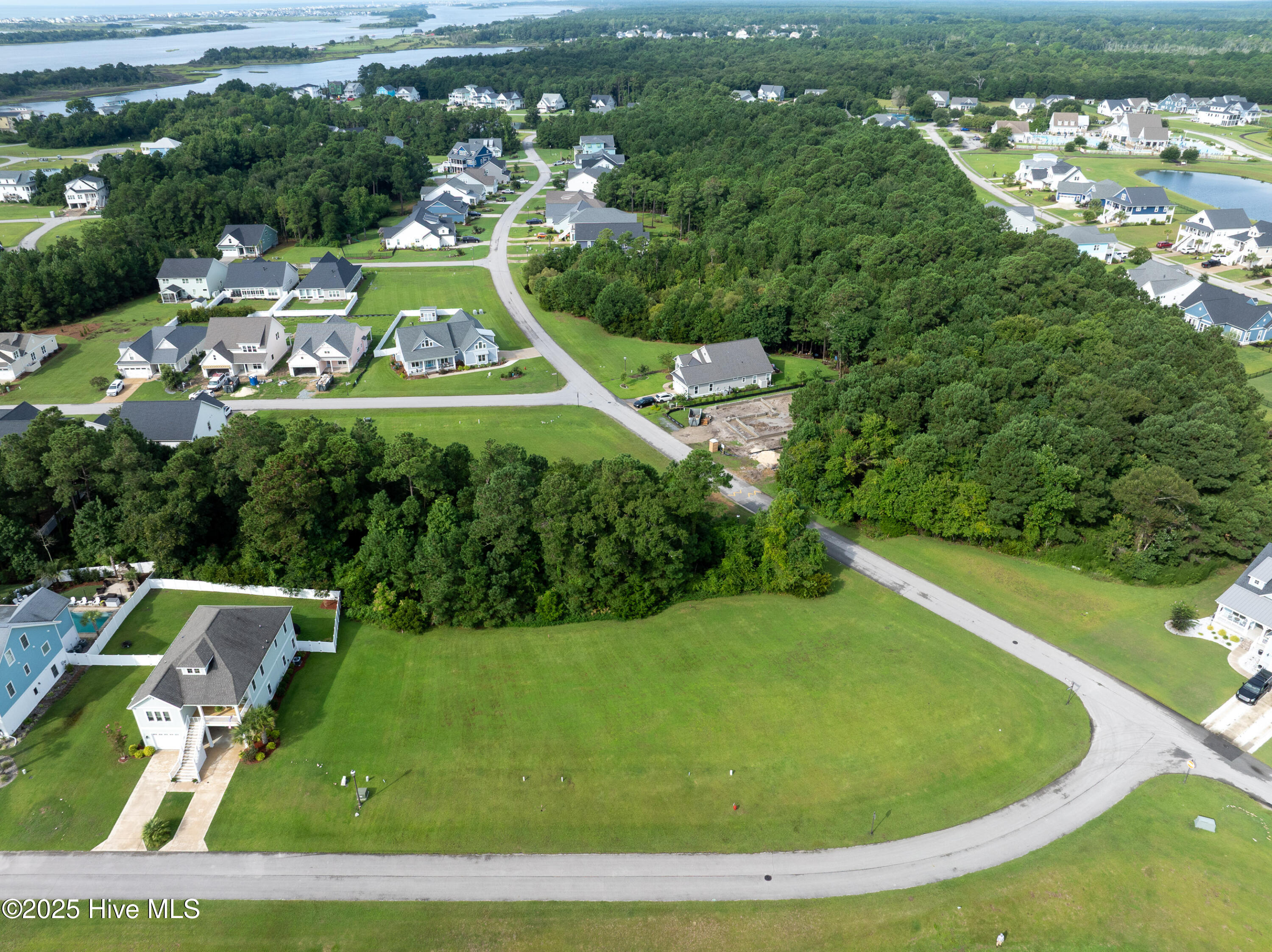 800 144 Lake Willow Way