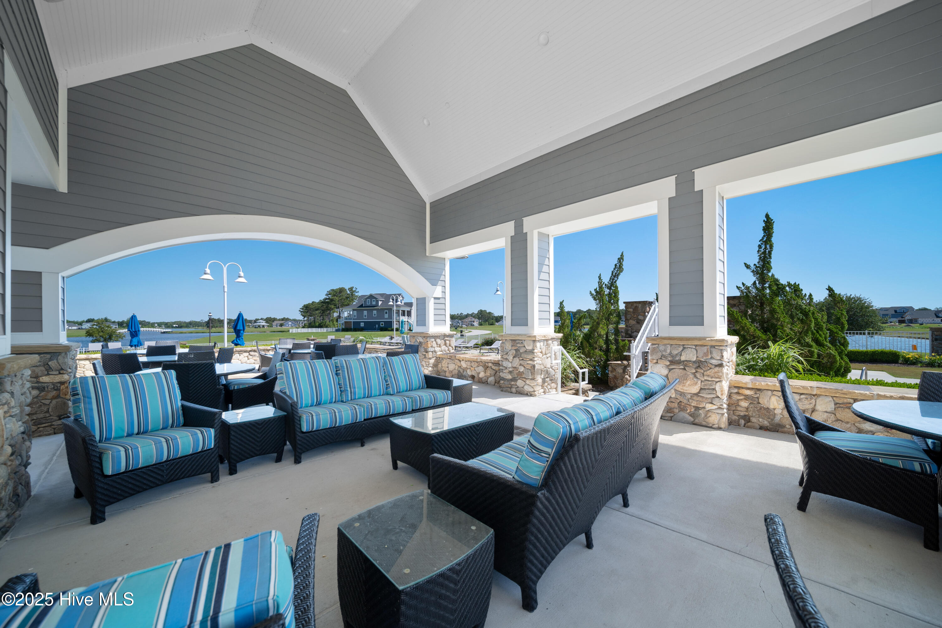 800 144 Lake Willow Way