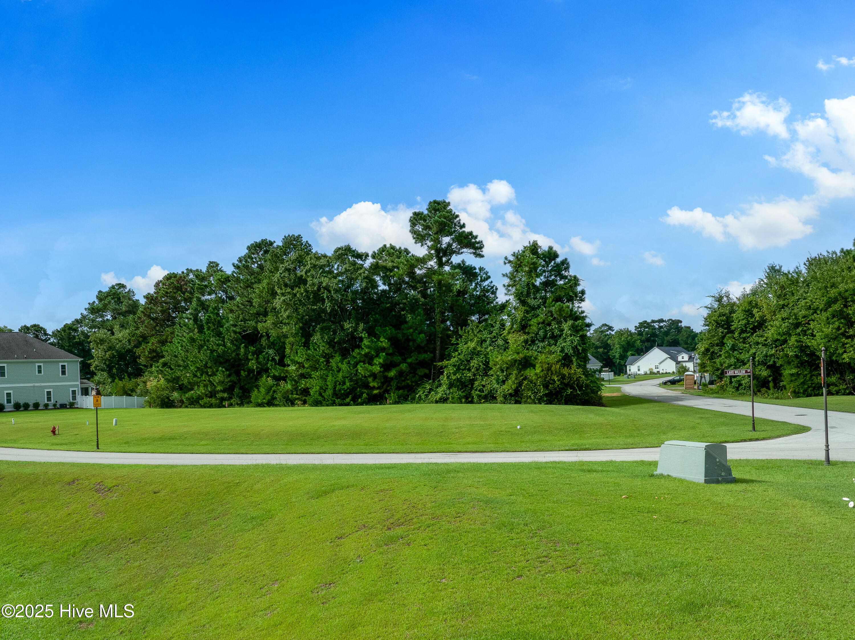 800 144 Lake Willow Way