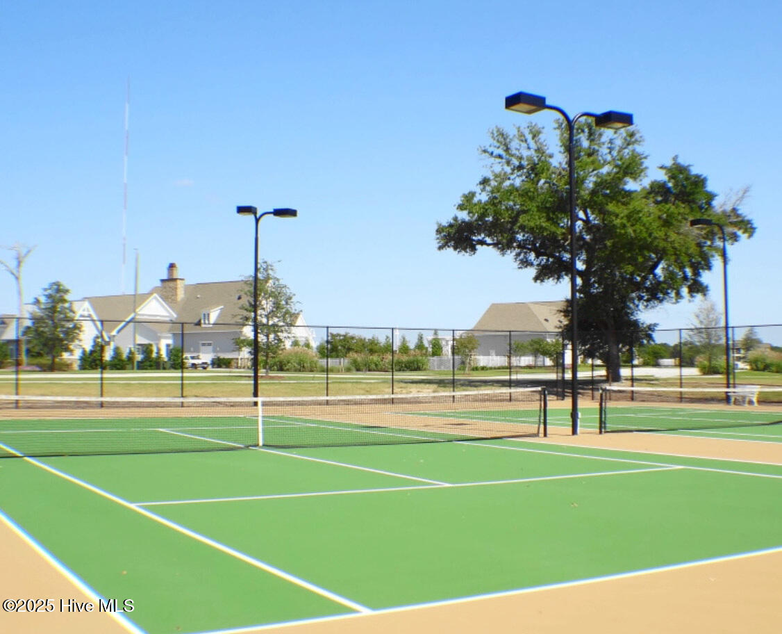 800 144 Lake Willow Way