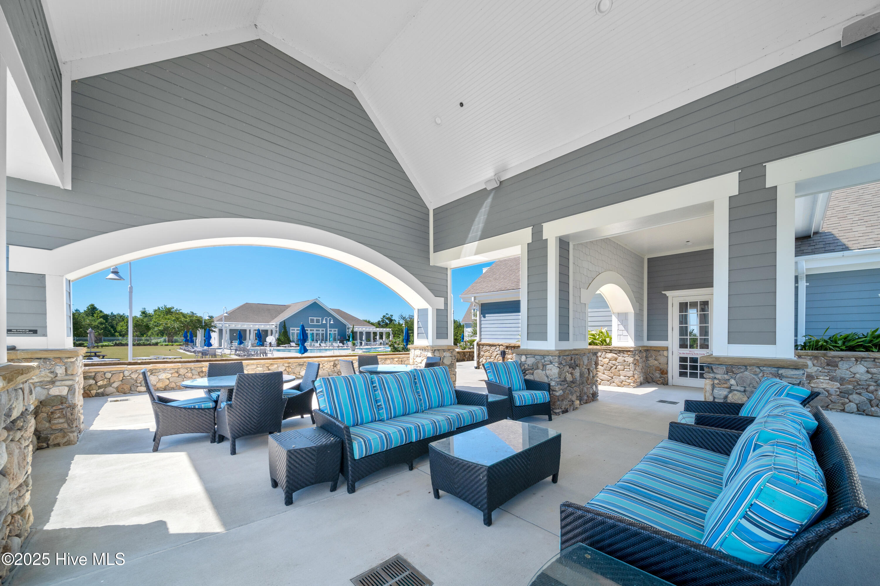 800 144 Lake Willow Way