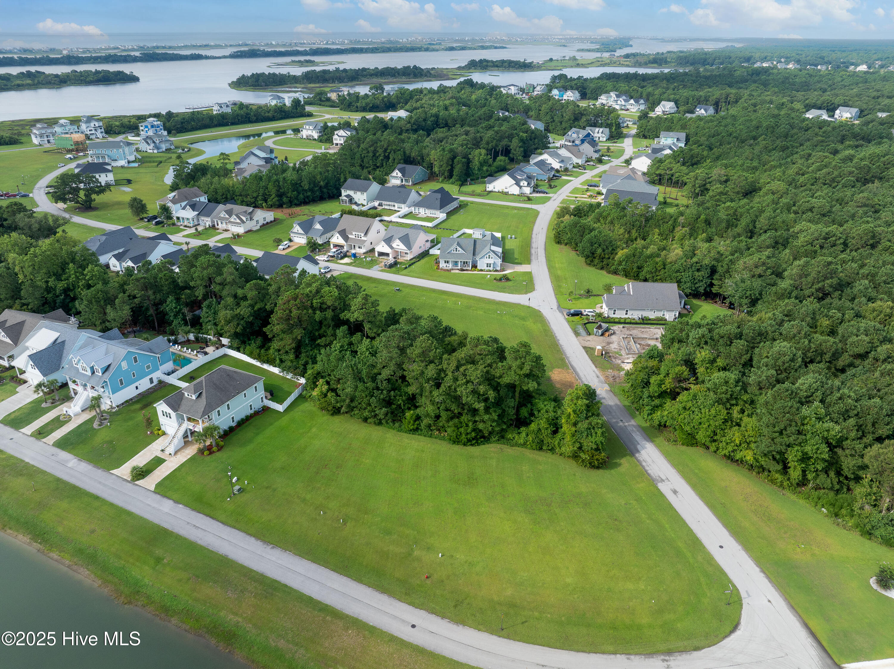 800 144 Lake Willow Way