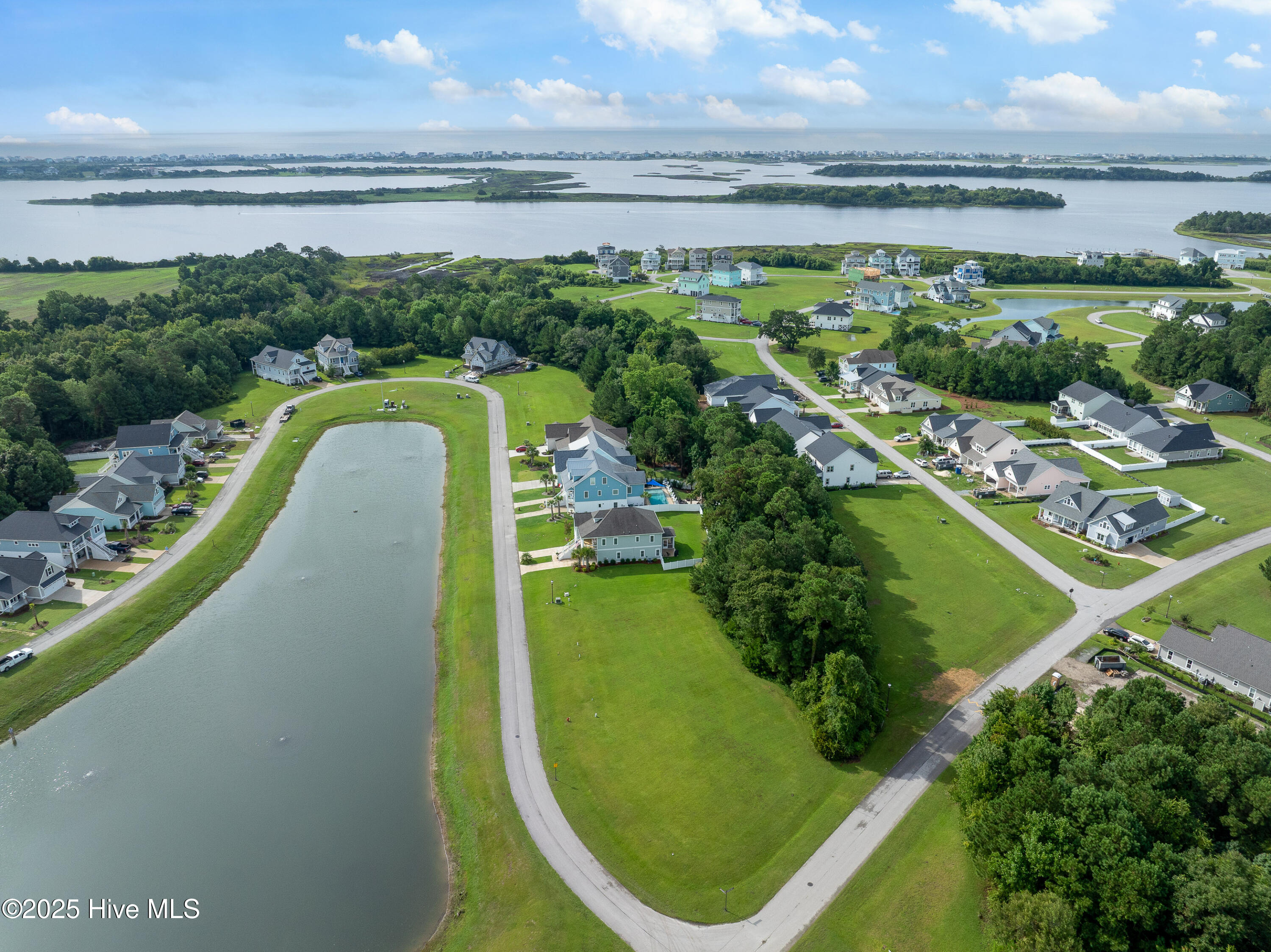 800 144 Lake Willow Way