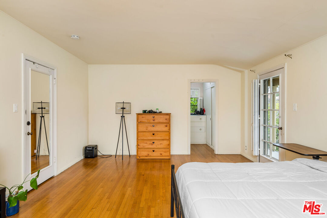 570 S Beverly Glen Blvd