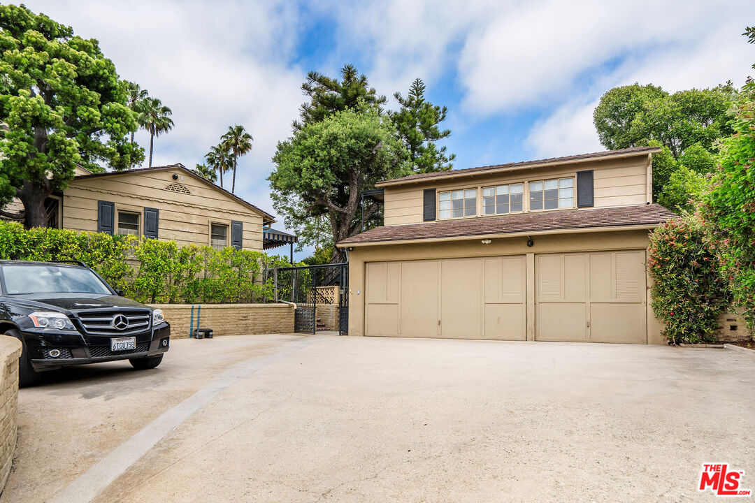 570 S Beverly Glen Blvd