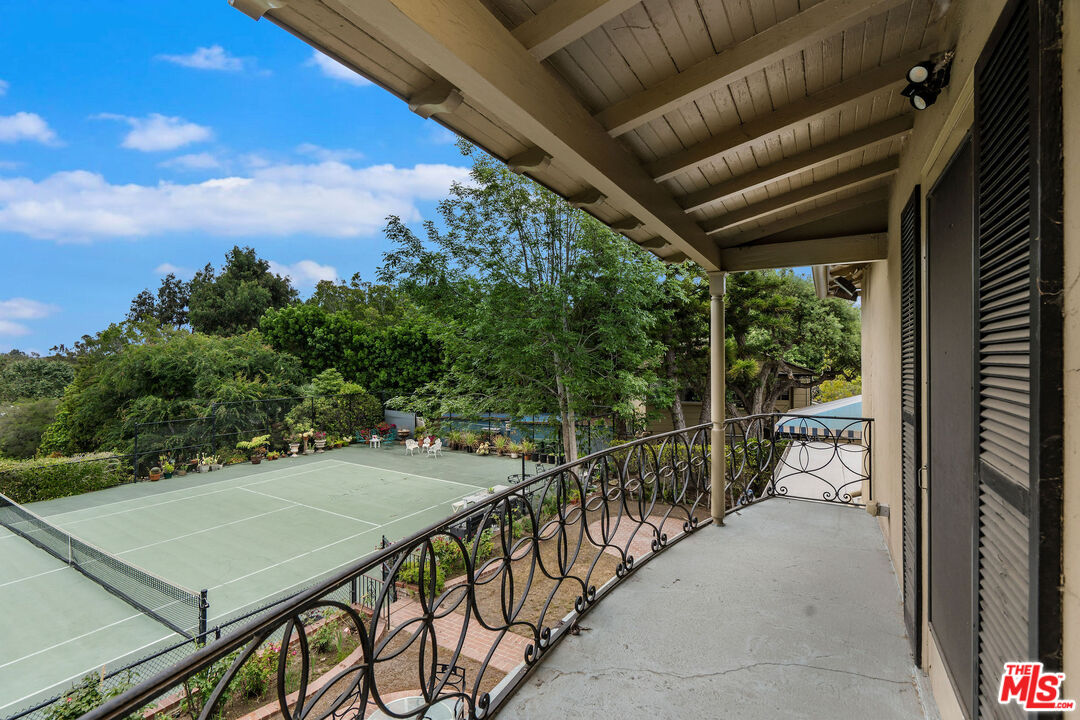 570 S Beverly Glen Blvd