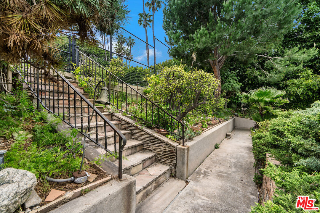 570 S Beverly Glen Blvd