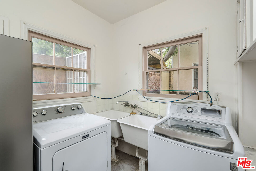 570 S Beverly Glen Blvd
