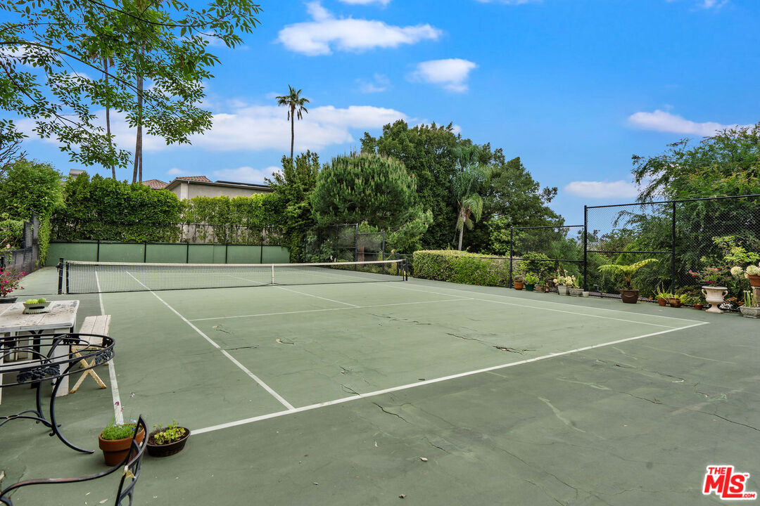 570 S Beverly Glen Blvd