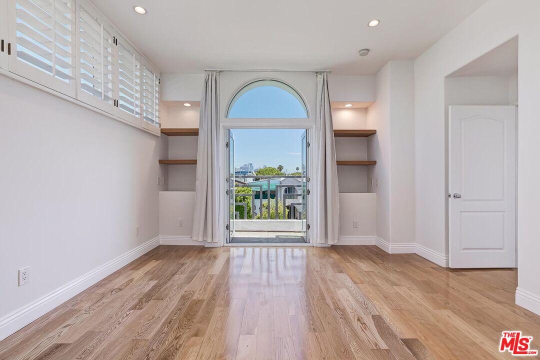 1248 24th St Unit: 1