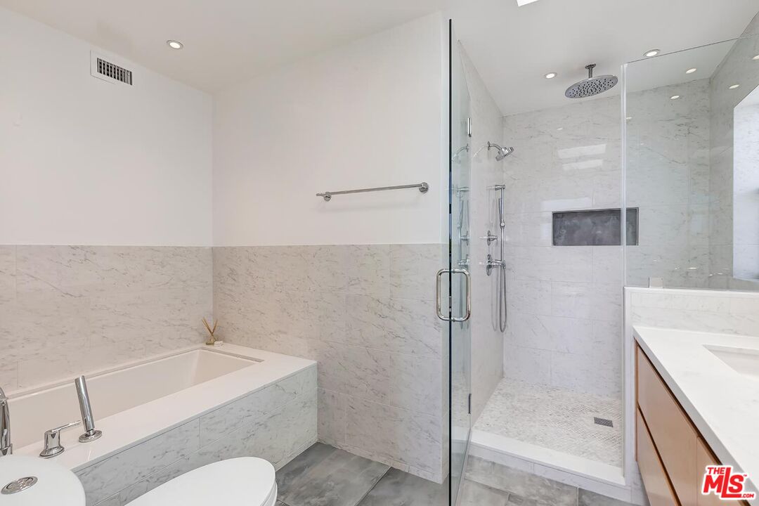1248 24th St Unit: 1