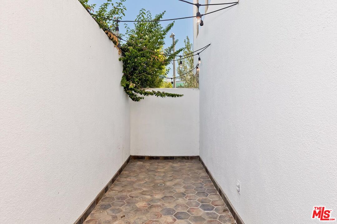 1248 24th St Unit: 1