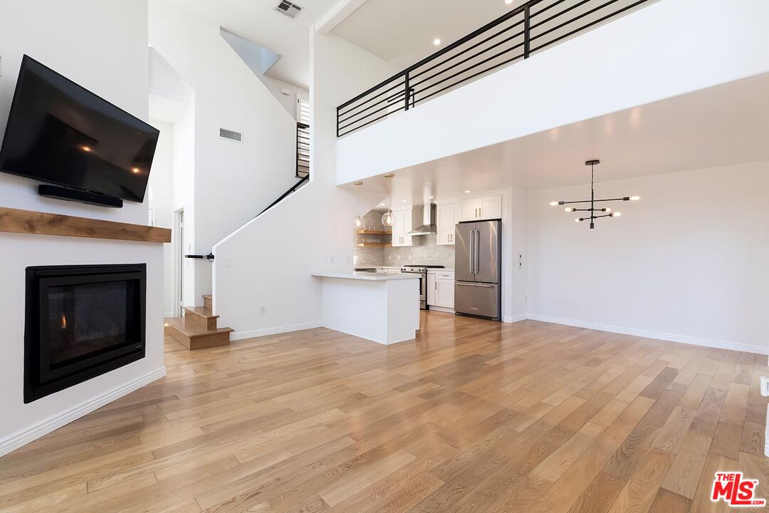 1248 24th St Unit: 1