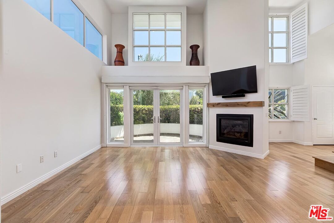 1248 24th St Unit: 1
