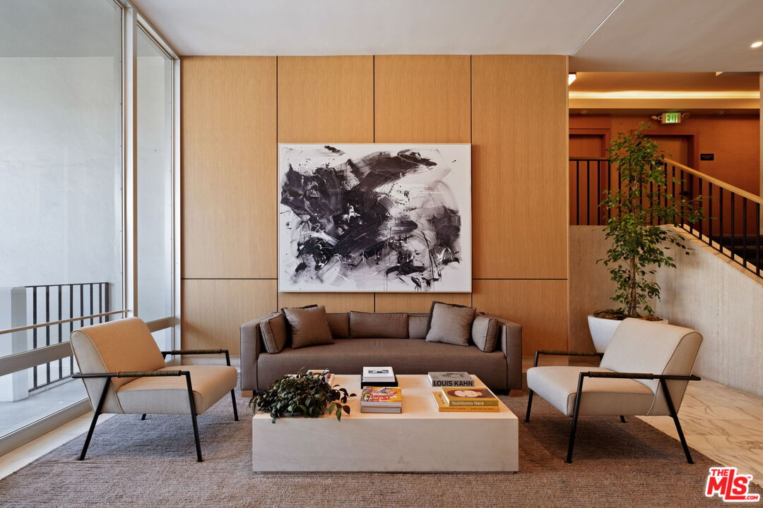 999 N Doheny Dr Unit: 807
