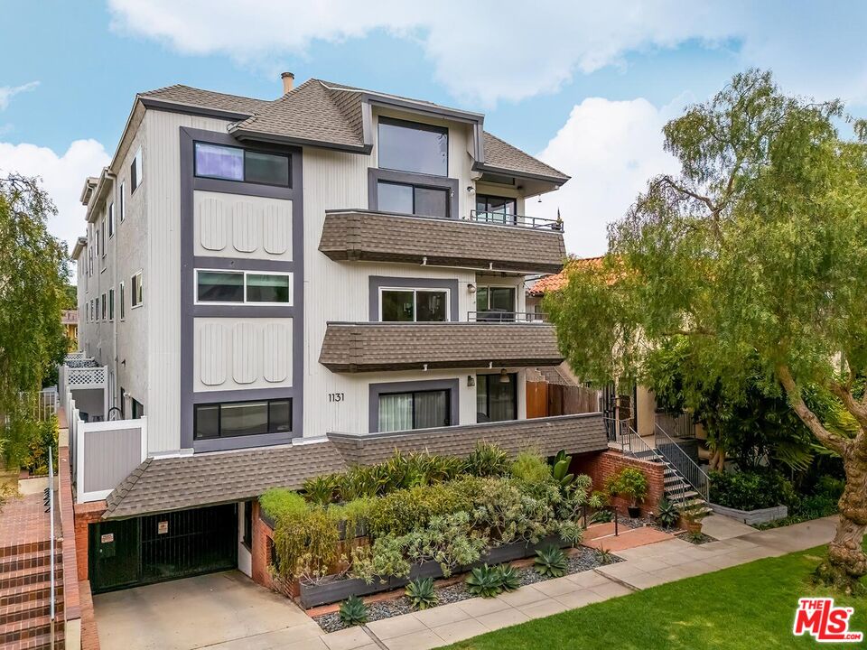 1131 12th St Unit: 101