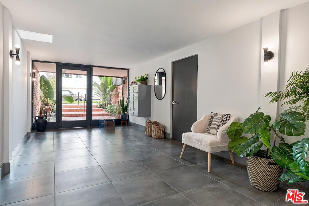 1131 12th St Unit: 101