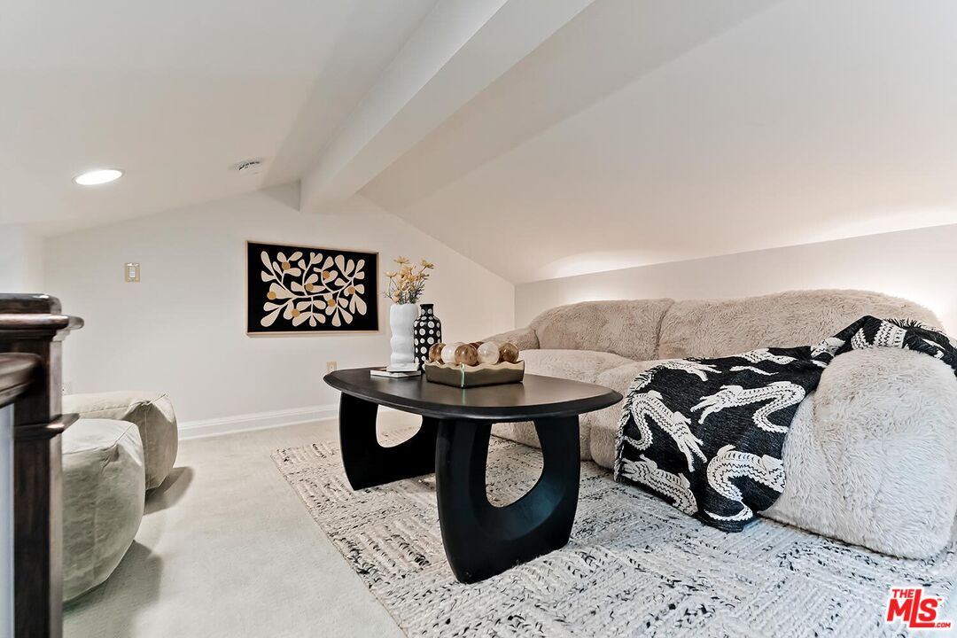 1711 Amherst Ave