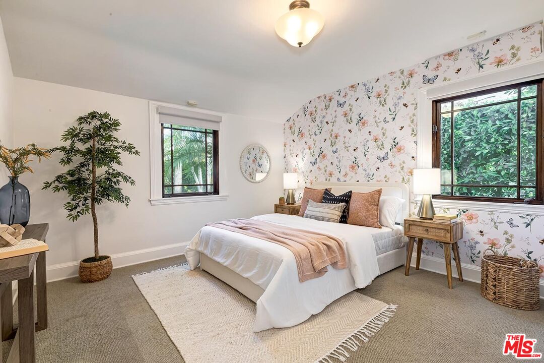 1711 Amherst Ave