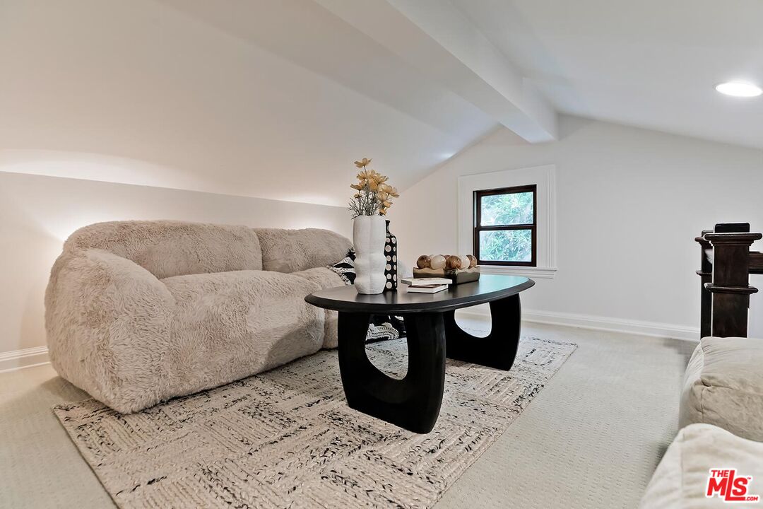 1711 Amherst Ave