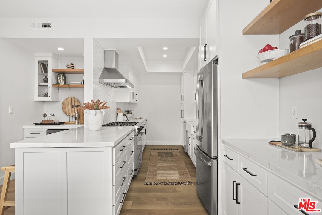 1049 16th St Unit: 5