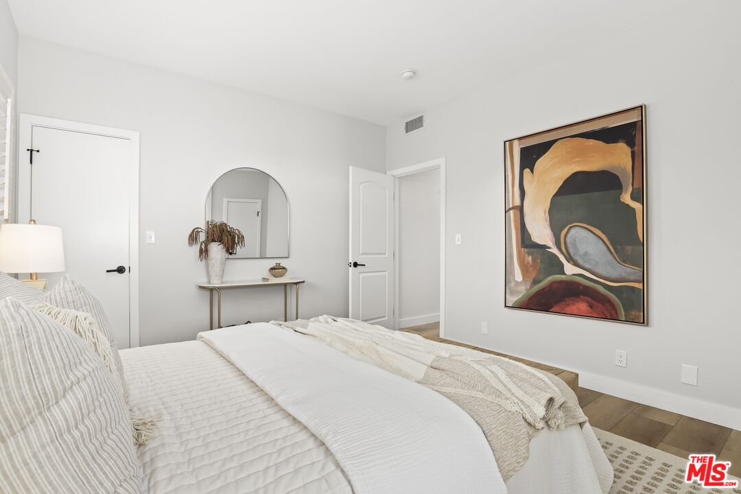 1049 16th St Unit: 5