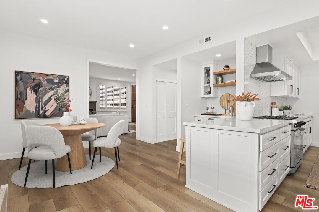 1049 16th St Unit: 5