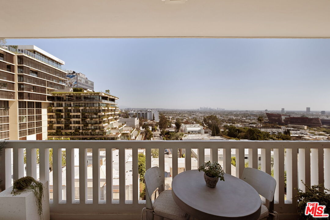 999 N Doheny Dr Unit: 807