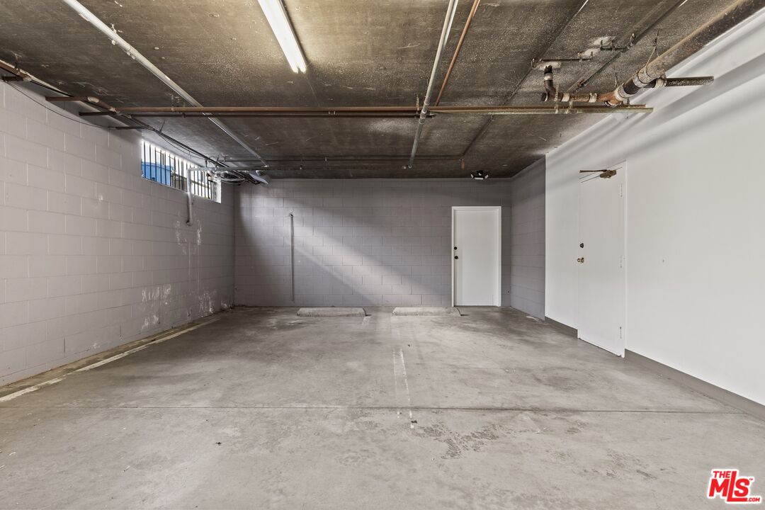 1049 16th St Unit: 5