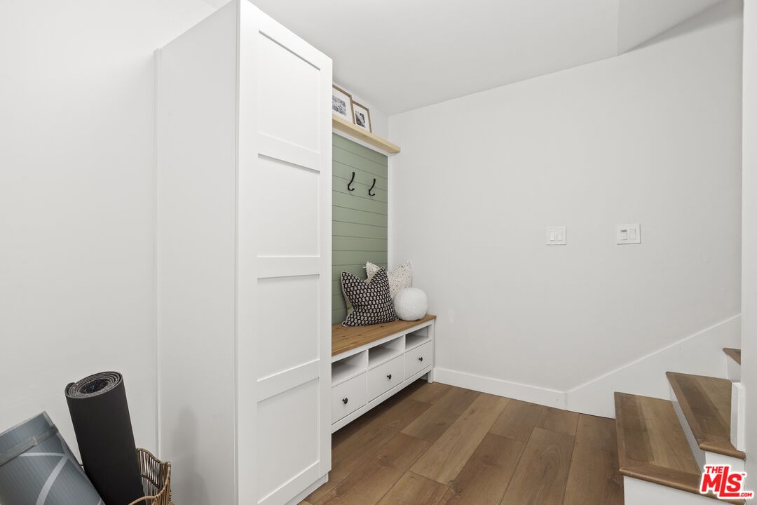 1049 16th St Unit: 5