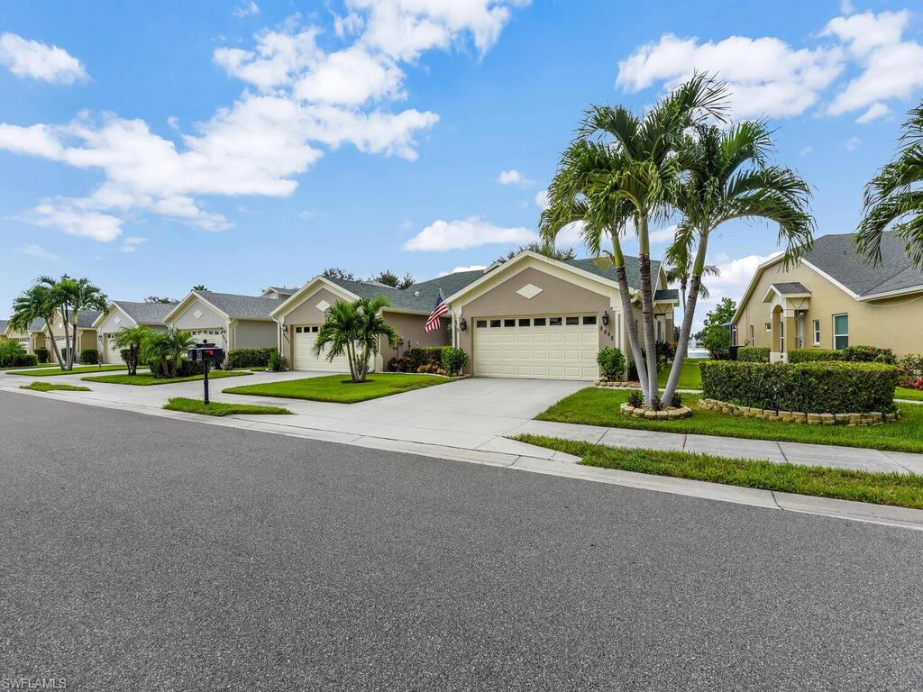 8448 Ibis Cove CIR # B261