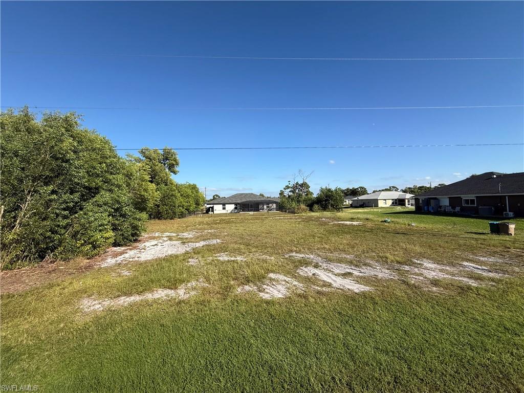 4605 NW 37th AVE
