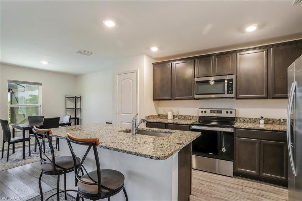 4204 NW 39th ST
