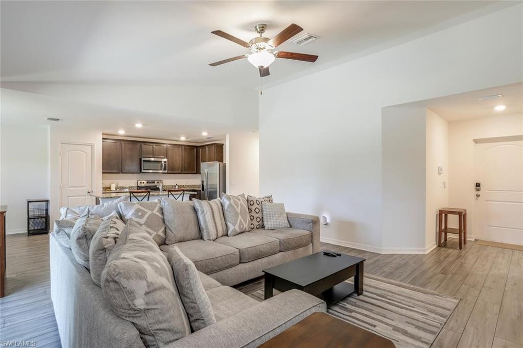 4204 NW 39th ST