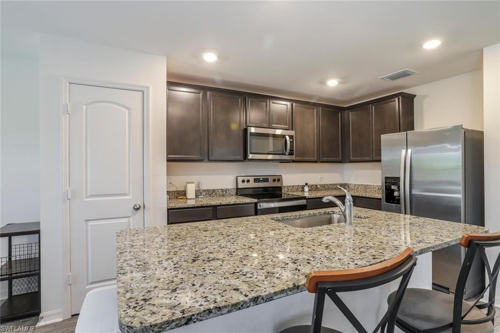 4204 NW 39th ST