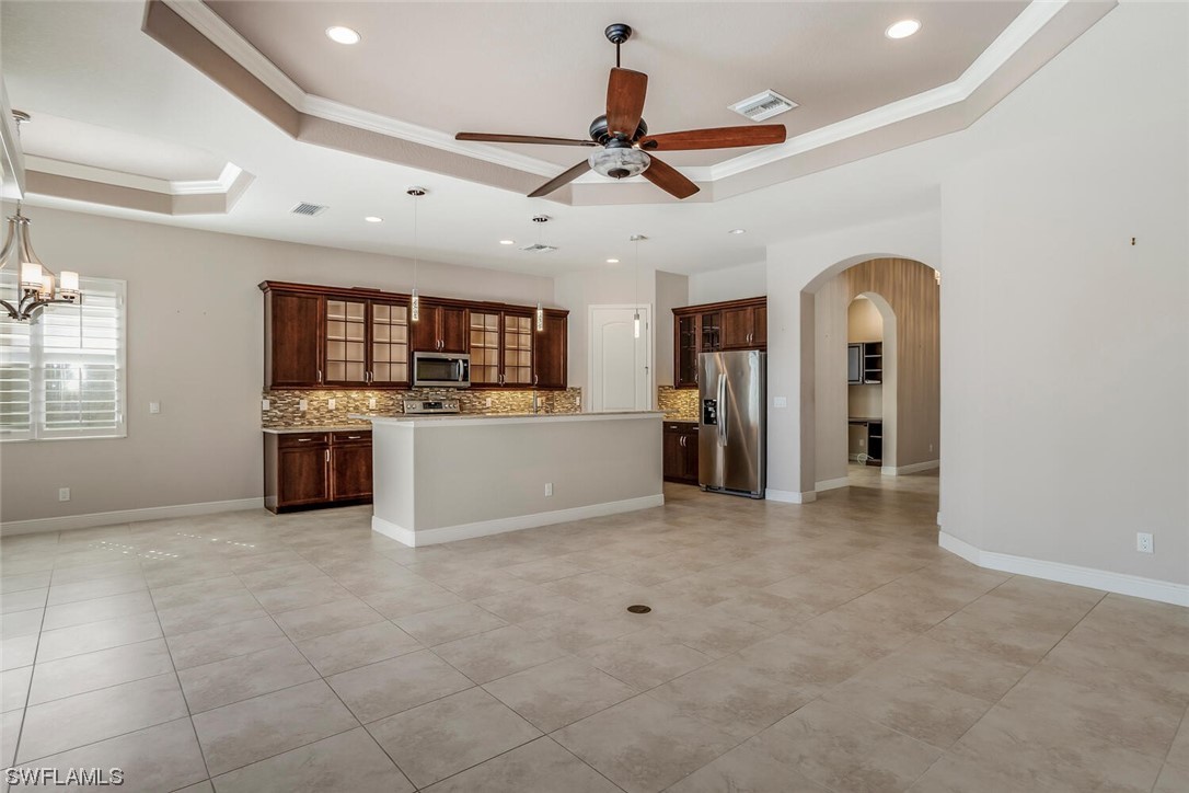 1646 Serrano CIR