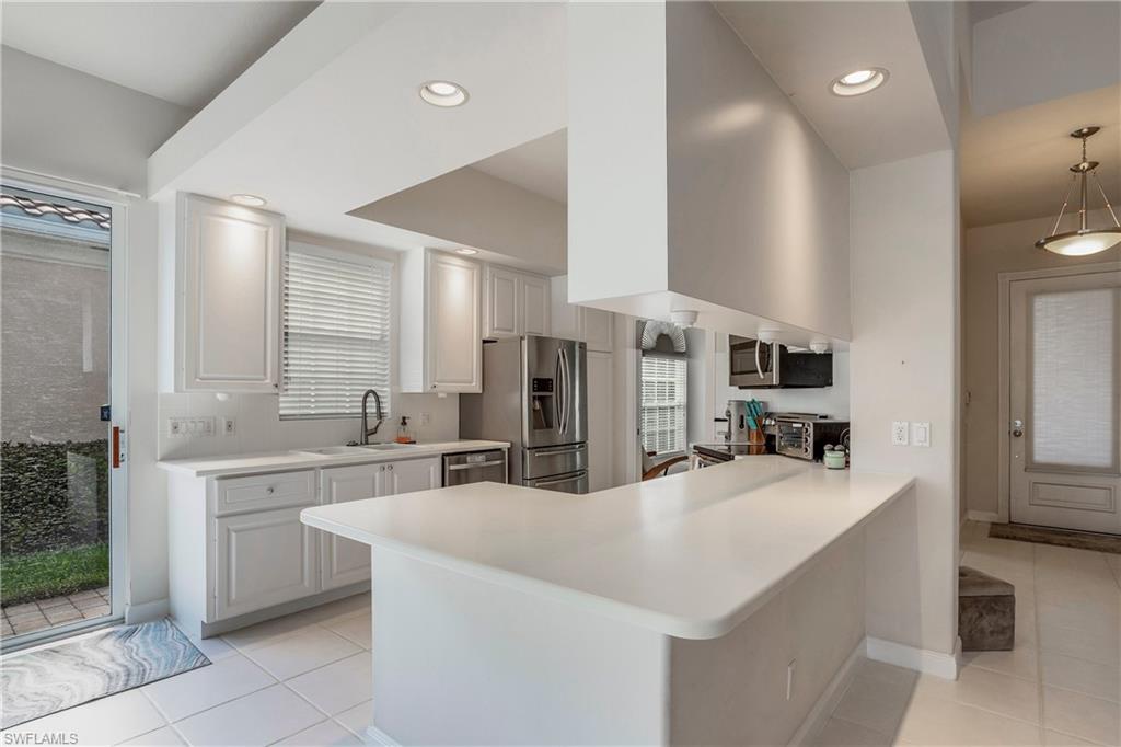 3899 Valentia WAY