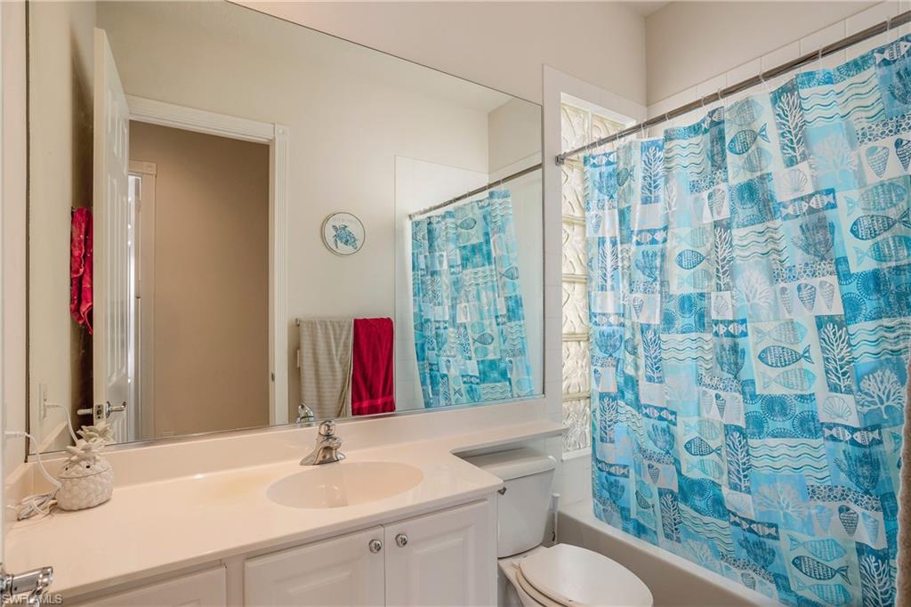 3899 Valentia WAY